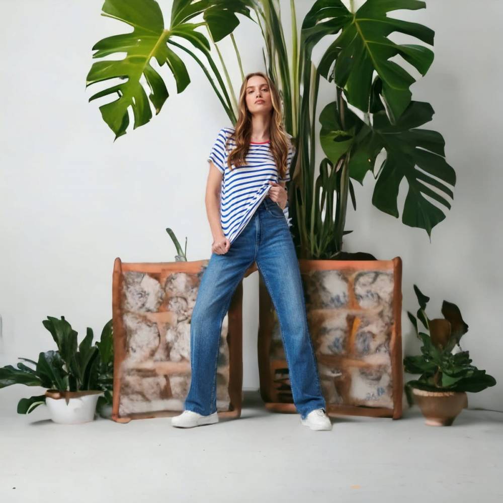 Жіноча футболка "Line-N" біла з синім
