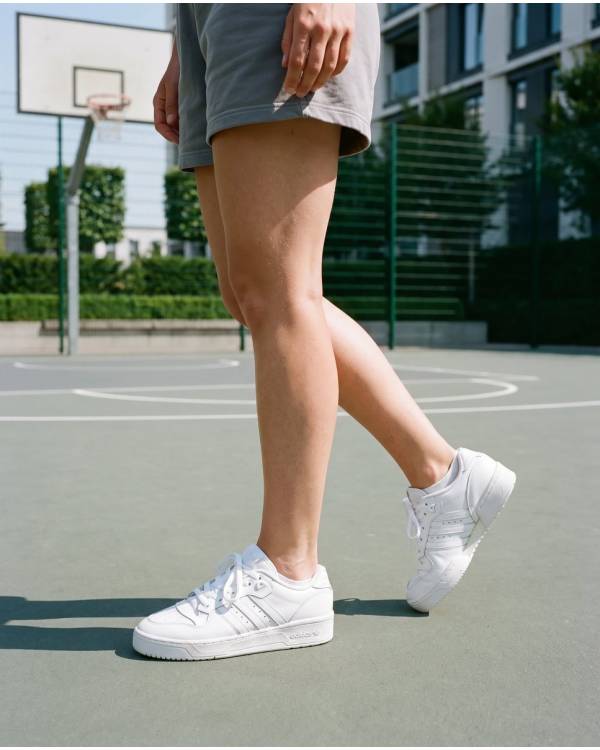 Спортивні кросівки "Rivalry Low" білі